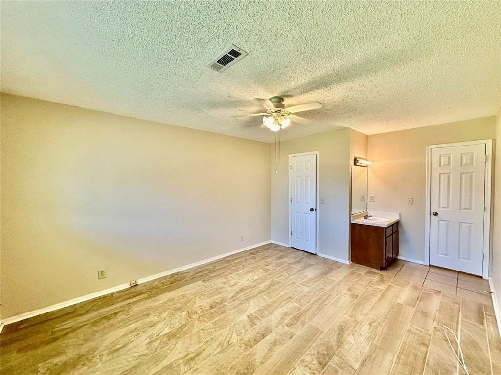 1320 W Linden St - Photo 5 of 19