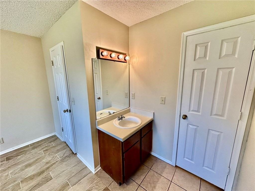 1320 W Linden St - Photo 7 of 19