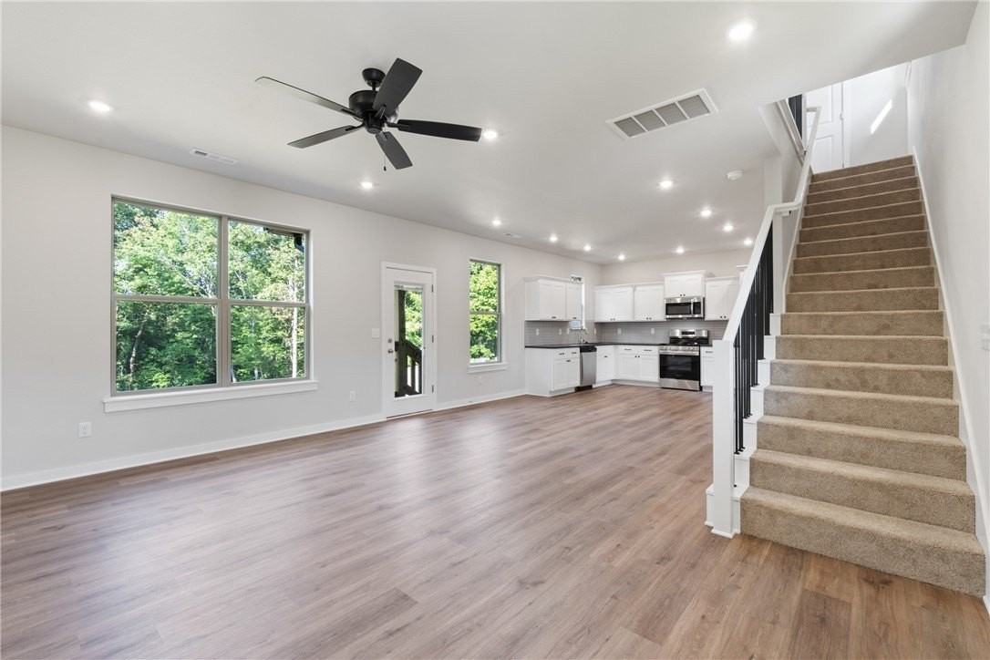 5 Hebrides Ln - Photo 5 of 25