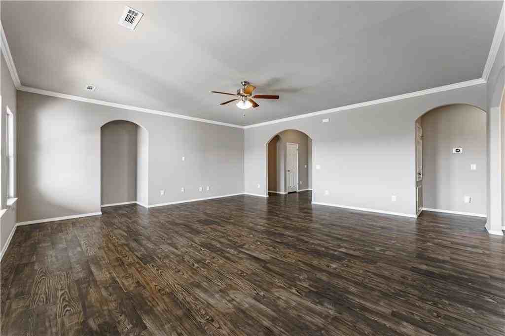 413 Driftwood St - Photo 3 of 24