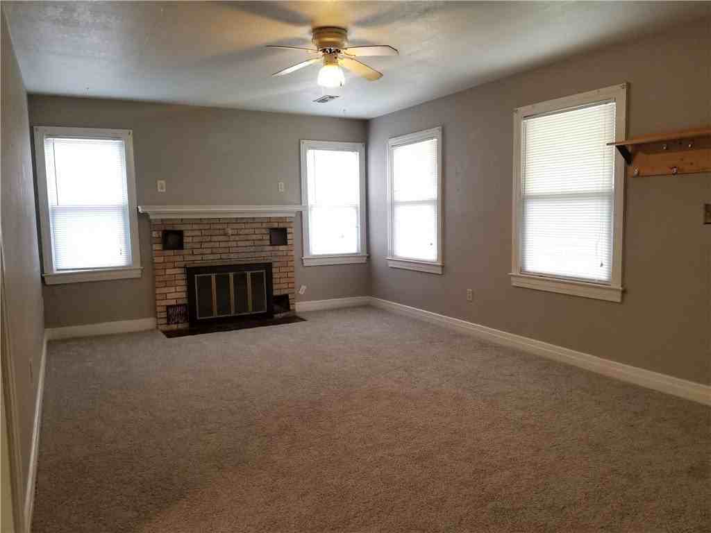 1511 N Old Wire Rd - Photo 4 of 11