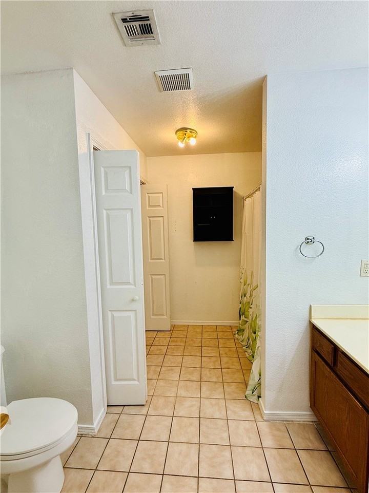 10 Holly Dr #B - Photo 5 of 21