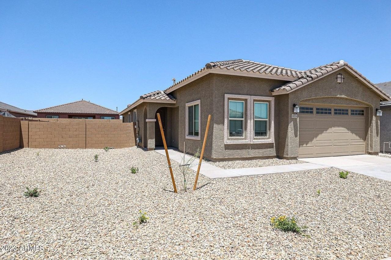 16554 W Questa Dr - Photo 2 of 39