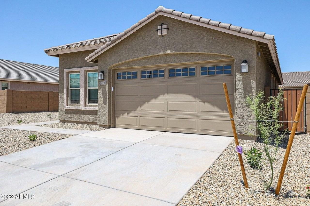 16554 W Questa Dr - Photo 3 of 39