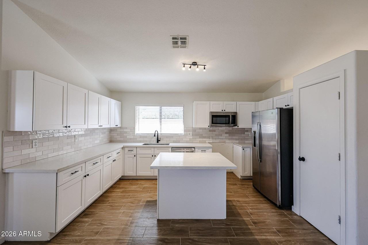 4047 E Jojoba Rd - Photo 7 of 41