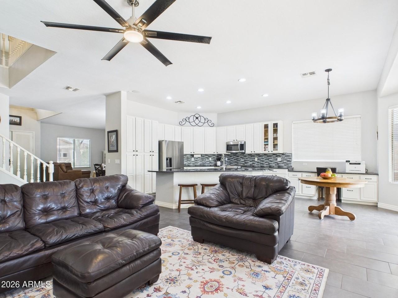 8034 W Clara Ln - Photo 6 of 30