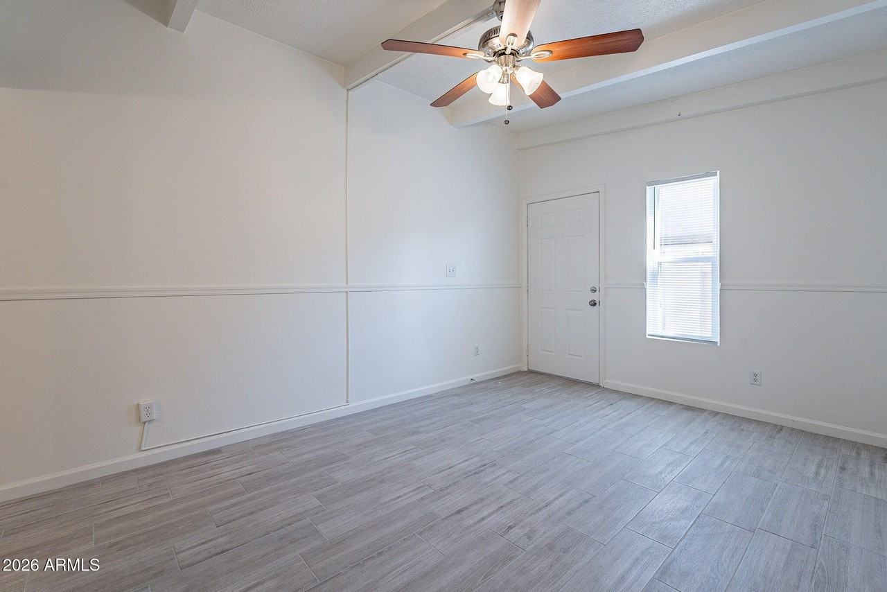 1331 E Pierson St - Photo 5 of 30