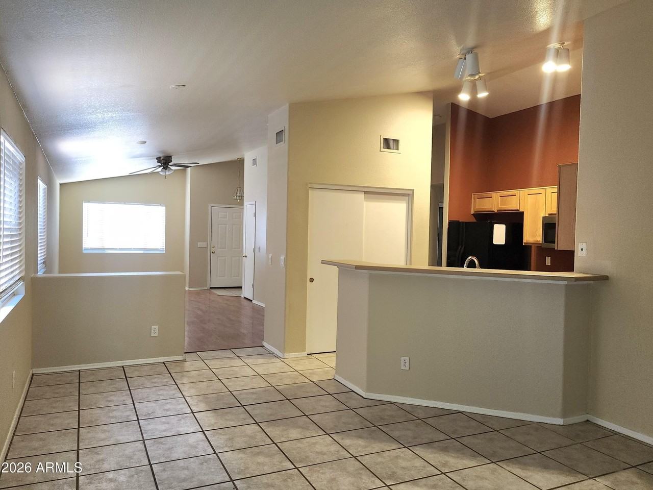 6424 W Saddlehorn Rd - Photo 4 of 21