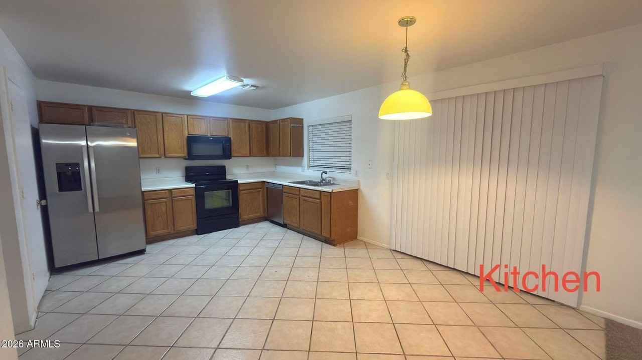8501 W Hazelwood St - Photo 5 of 26
