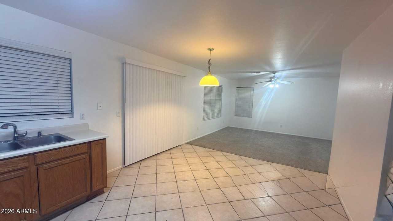 8501 W Hazelwood St - Photo 6 of 26