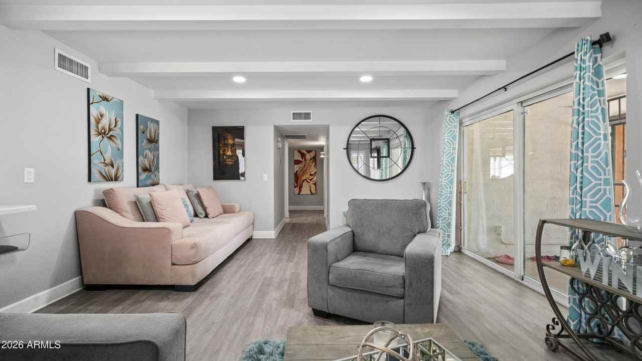 648 E Tam Oshanter Dr - Photo 3 of 37