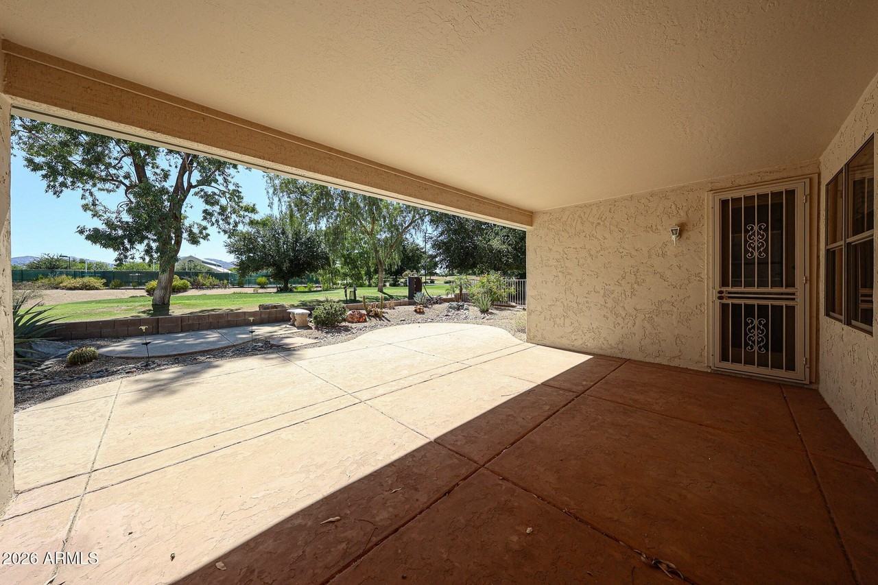 17859 W Club Vista Dr - Photo 3 of 36