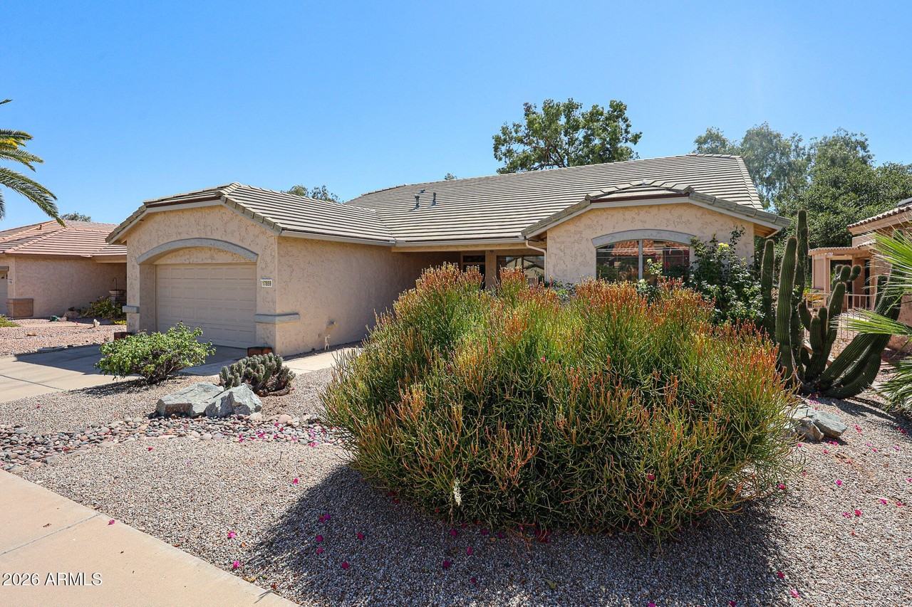 17859 W Club Vista Dr - Photo 6 of 36
