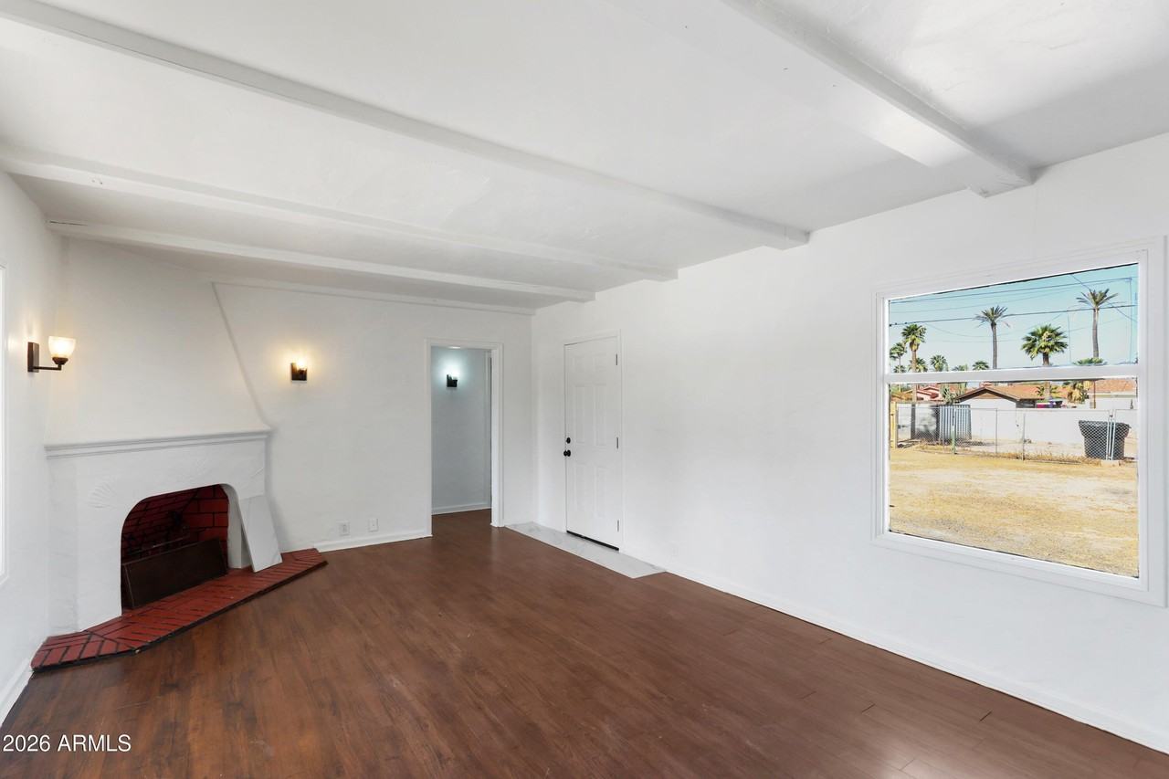 919 N Gilbert Ave - Photo 4 of 26