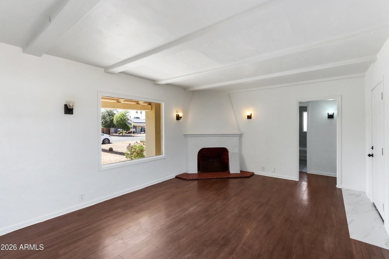 919 N Gilbert Ave - Photo 6 of 26