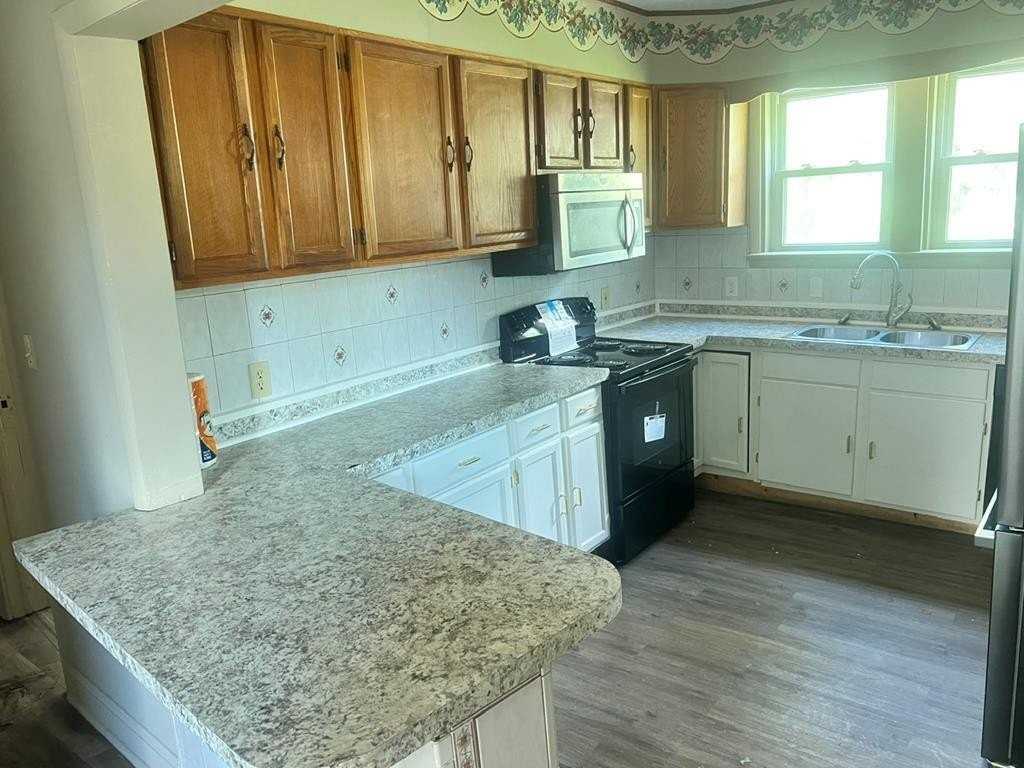 400 City Ave - Photo 5 of 23