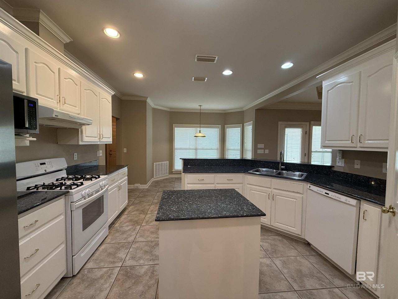 9090 Pleasant Rd - Photo 7 of 24