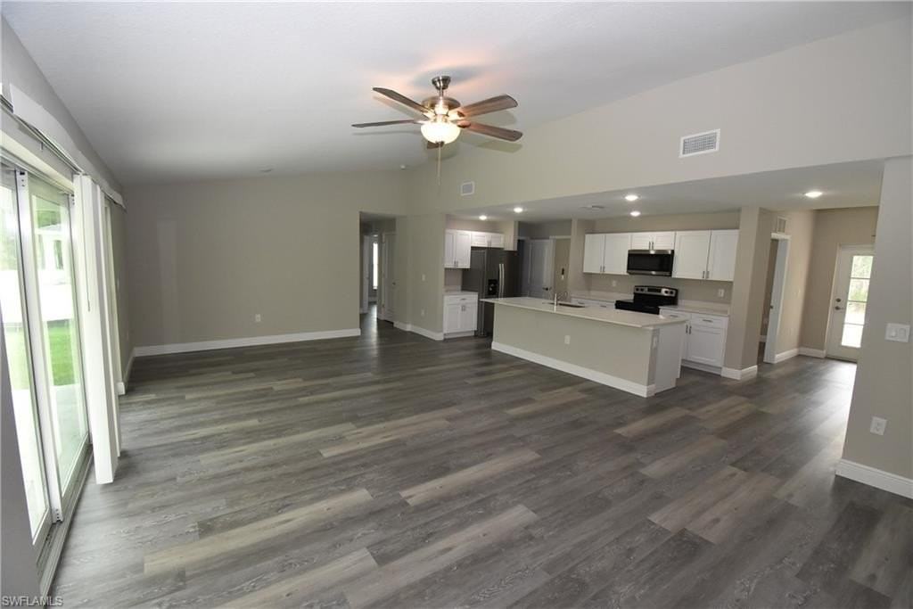 23493 Branch Ave - Photo 4 of 33