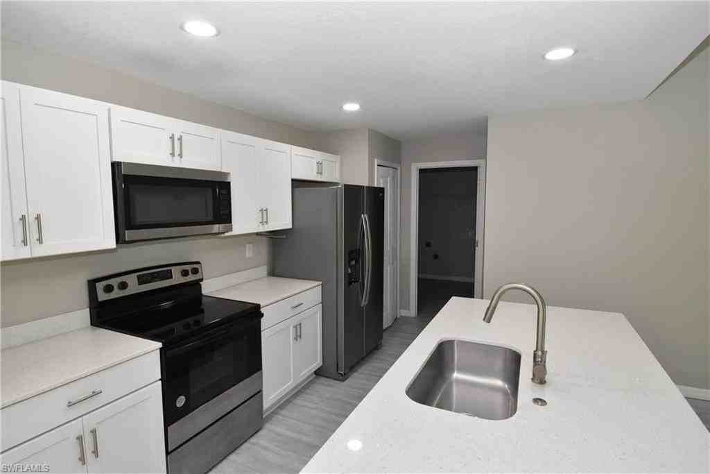 1544 Waldorf Dr - Photo 2 of 24