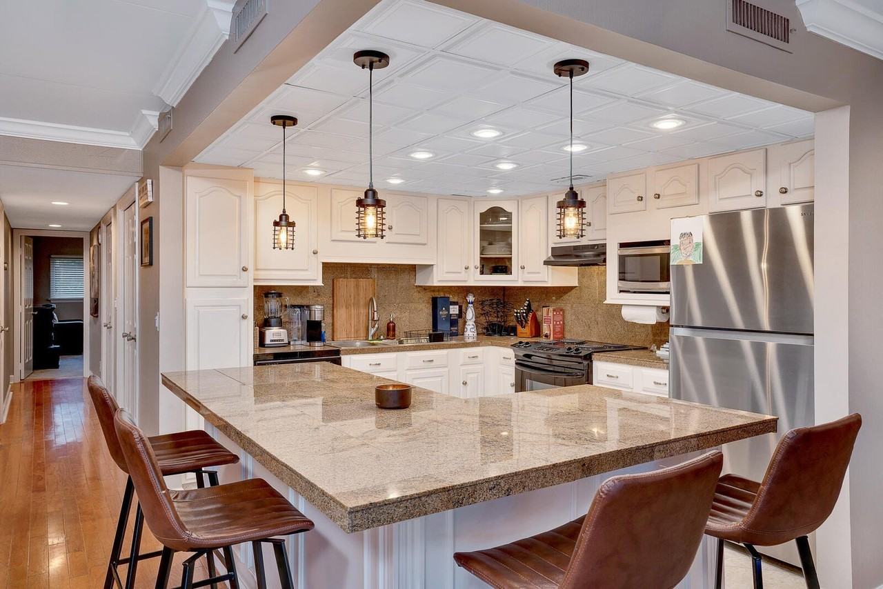 4328 Lakeshore Ln #202 - Photo 4 of 28
