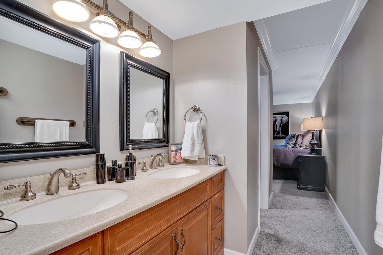4328 Lakeshore Ln #202 - Photo 7 of 28