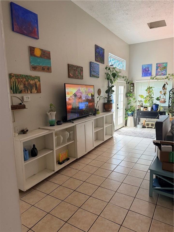 14313 Goldfish St - Photo 2 of 15