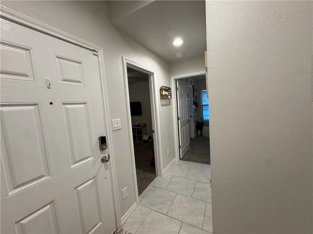 3946 Jayden Dr - Photo 3 of 9