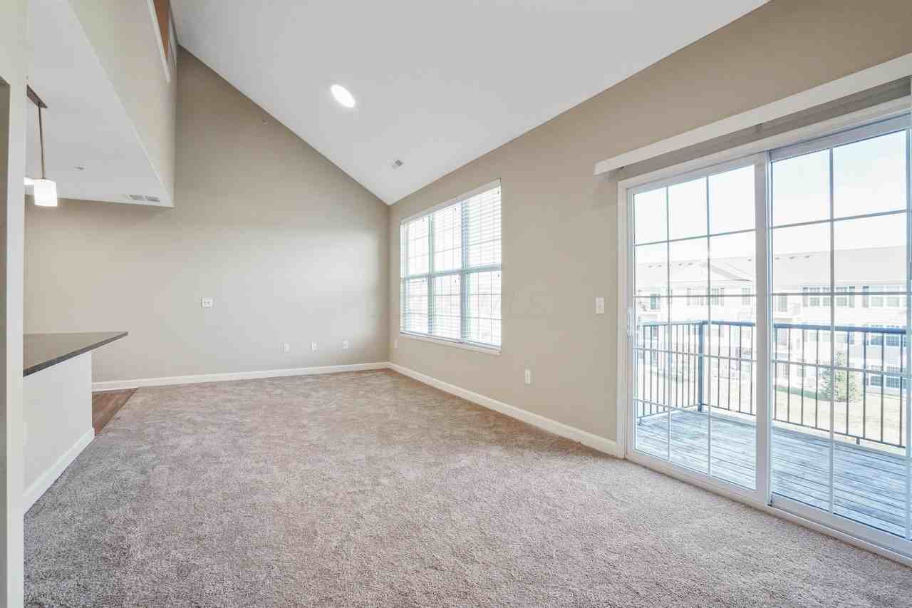 5873 Spruce Forest Dr - Photo 4 of 39