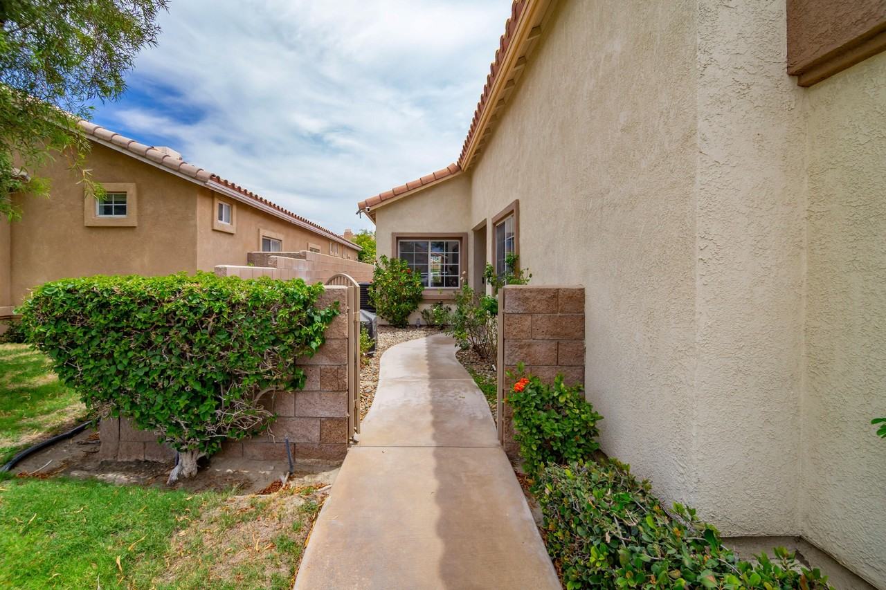 45596 Torrey Pines Ct - Photo 7 of 26