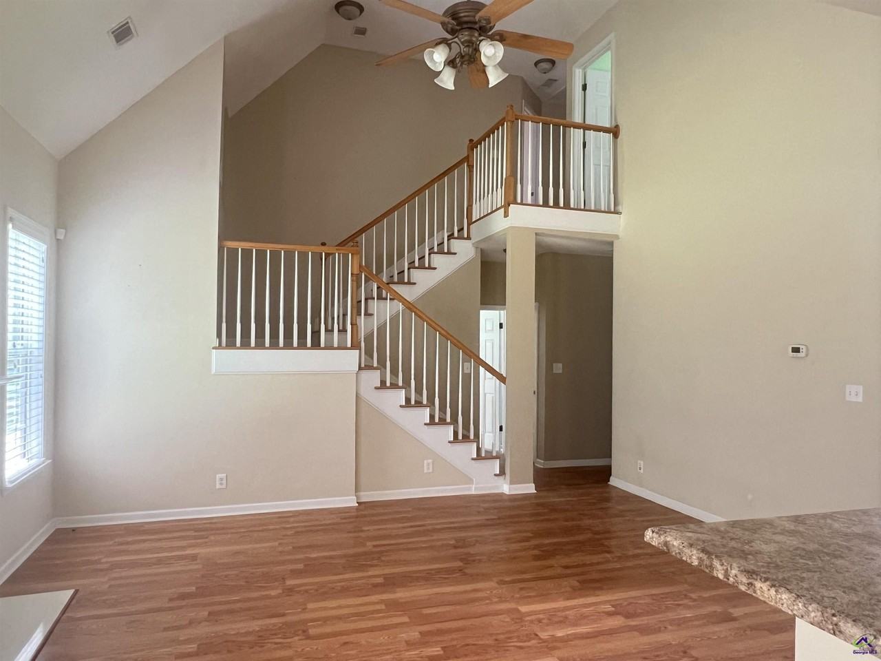 136 Joycliff Cir - Photo 4 of 38