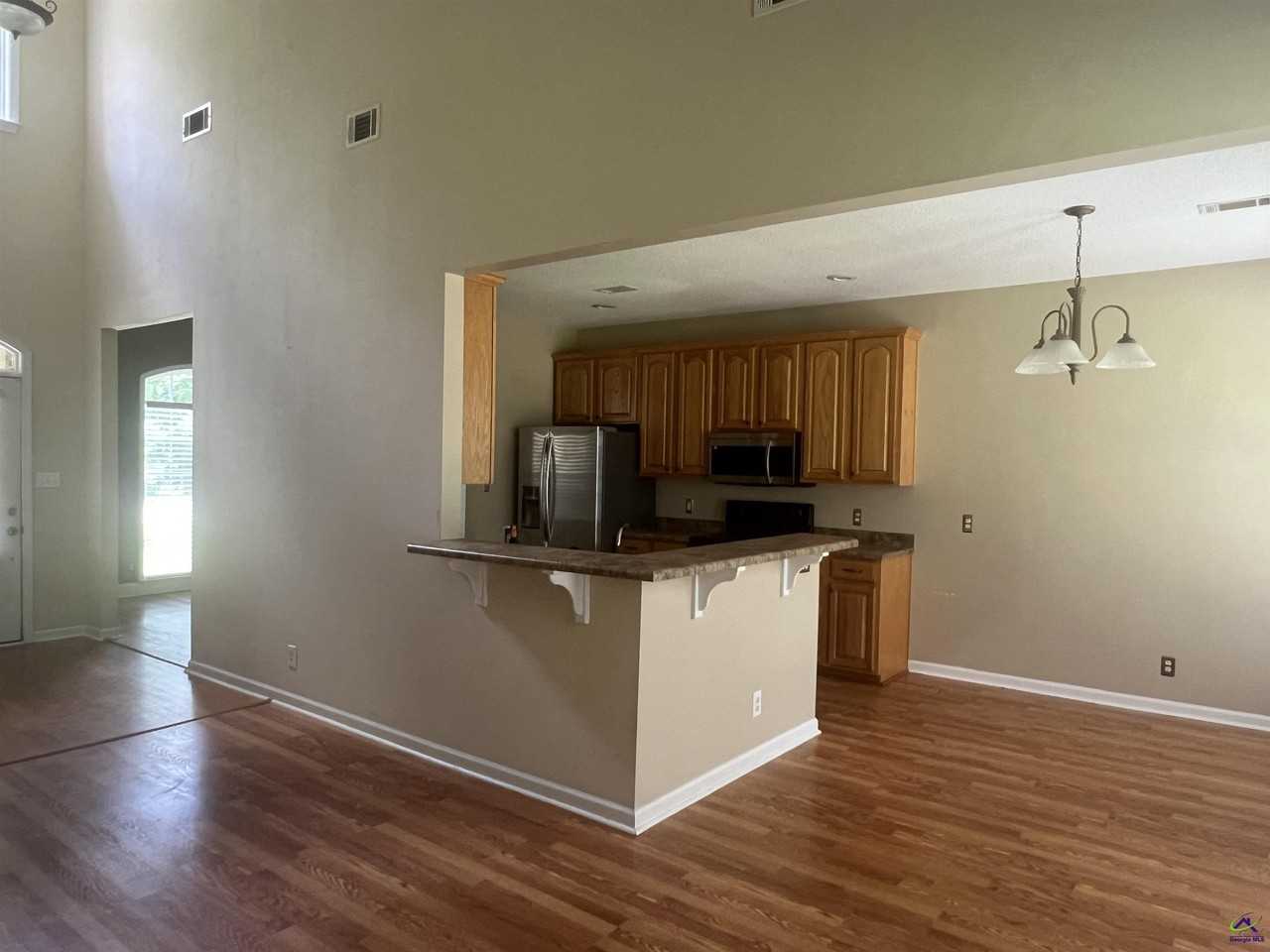 136 Joycliff Cir - Photo 7 of 38