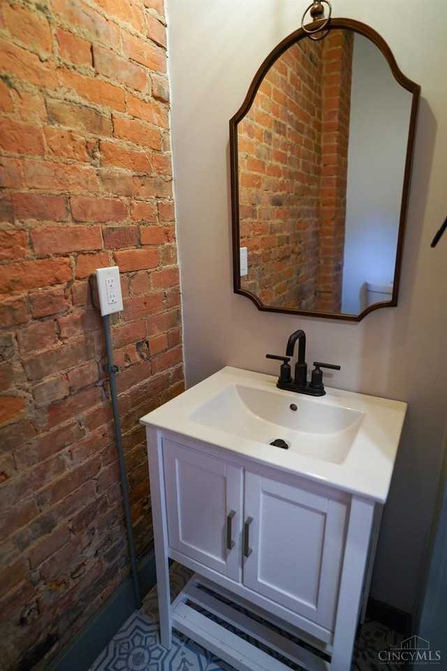 472 Dayton St #2 - Photo 4 of 34