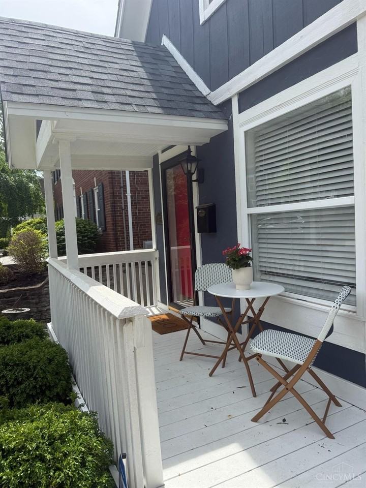 1239 Isis Ave - Photo 3 of 22