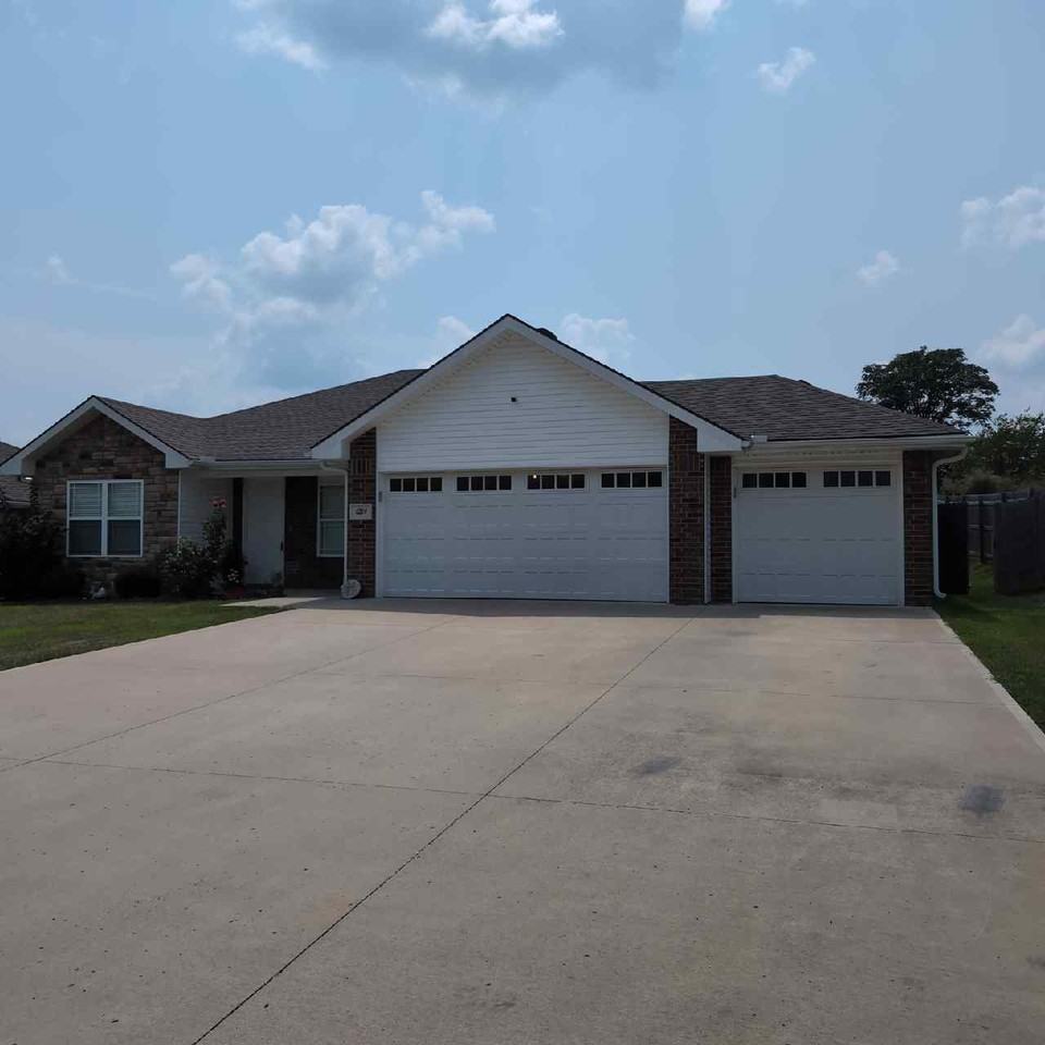 1214 Cypress Ct #1 - Photo 2 of 14
