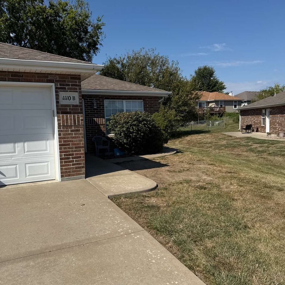1110 Kimmy Ln #B - Photo 2 of 12