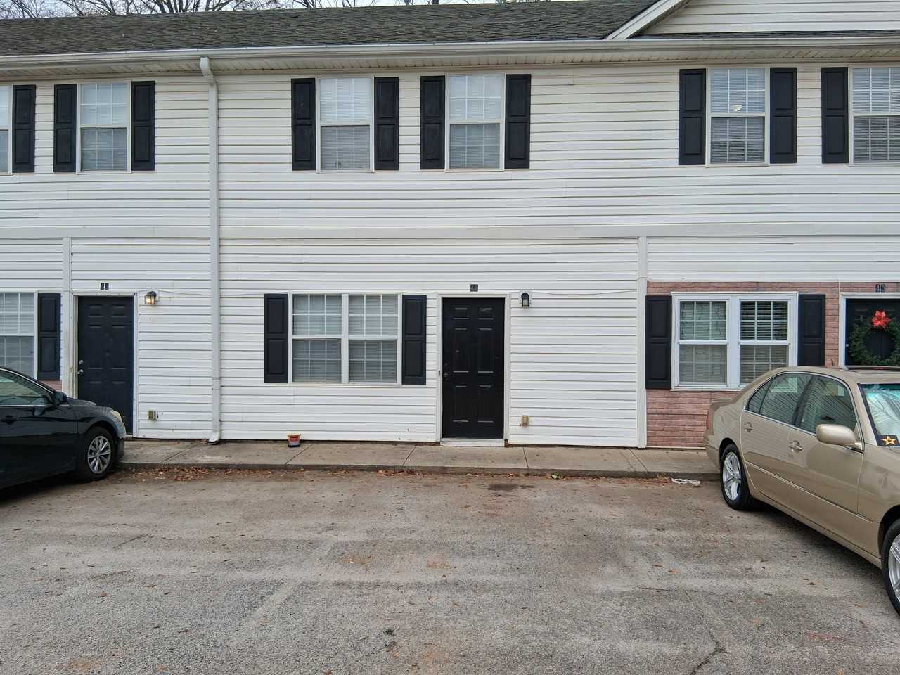 209 E Wilson St #1 - Photo 2 of 16