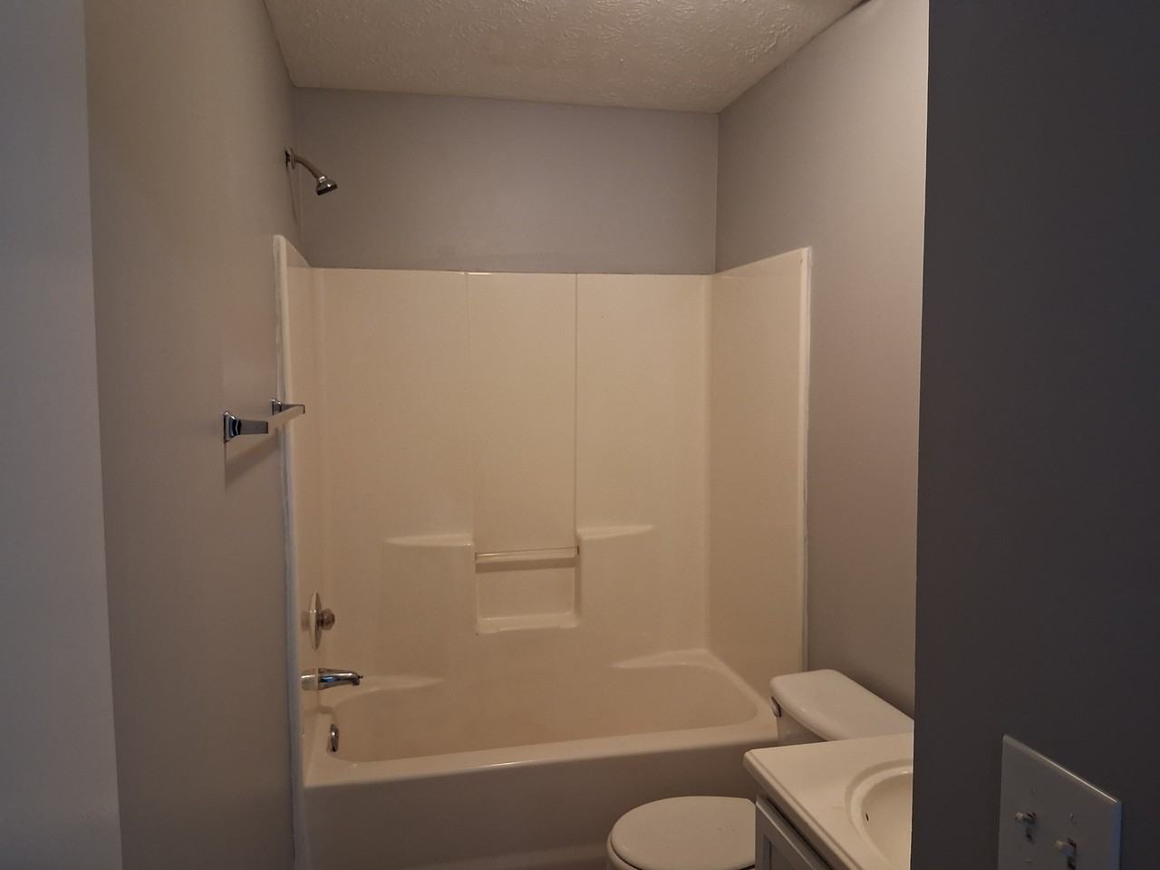 209 E Wilson St #1 - Photo 6 of 16