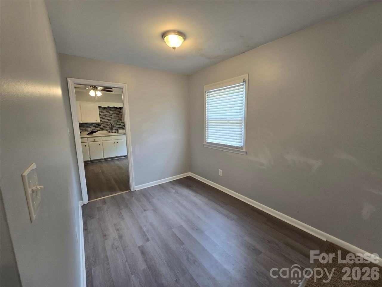 230 Cardinal Ave - Photo 5 of 29