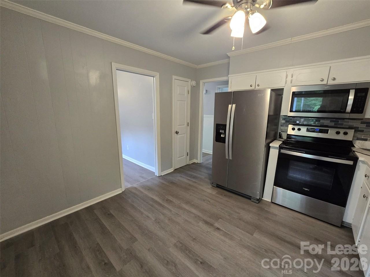 230 Cardinal Ave - Photo 7 of 29
