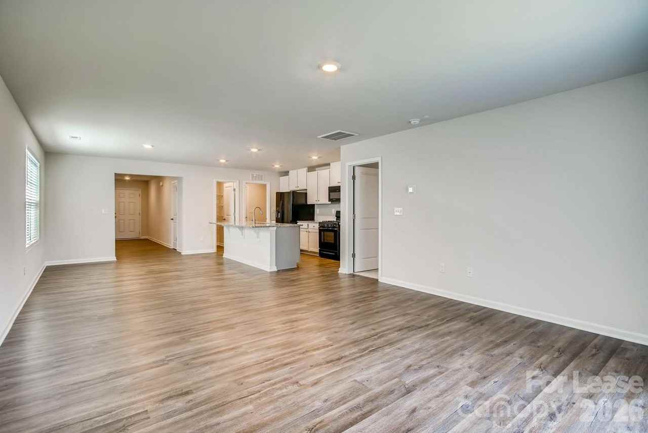 3177 Treyson Dr - Photo 2 of 12