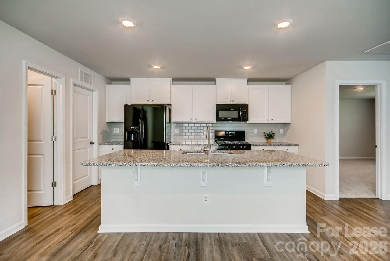 3177 Treyson Dr - Photo 4 of 12
