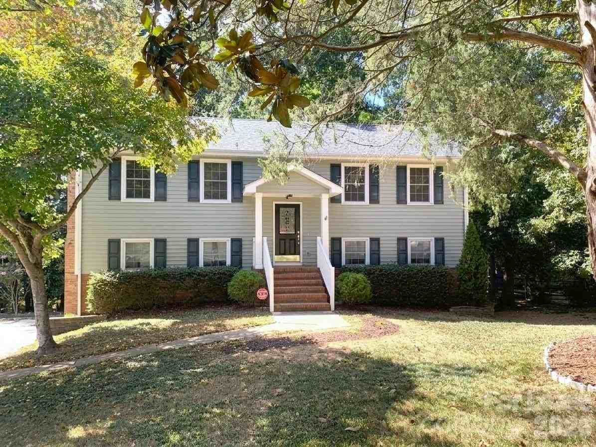 1114 Glenshannon Rd