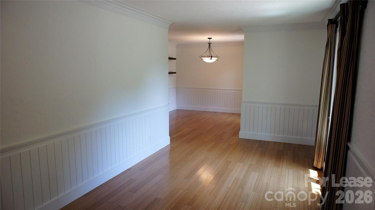 4400 Woods End Ln - Photo 6 of 44