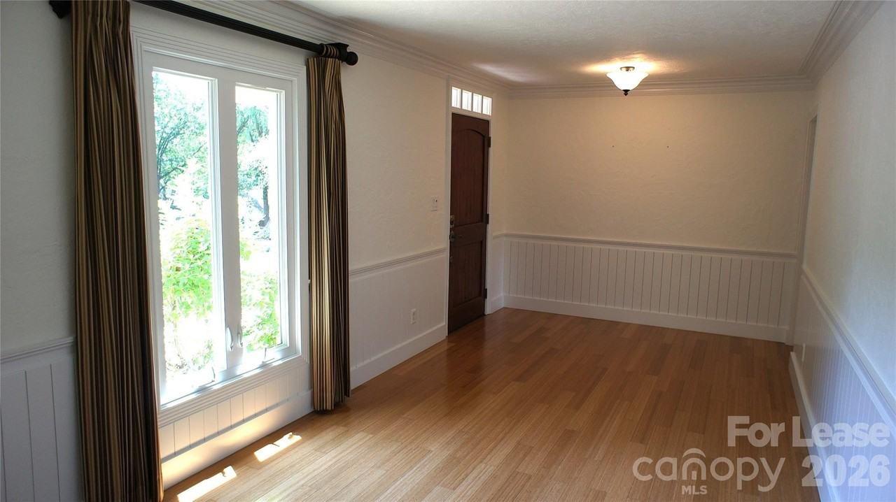 4400 Woods End Ln - Photo 7 of 44