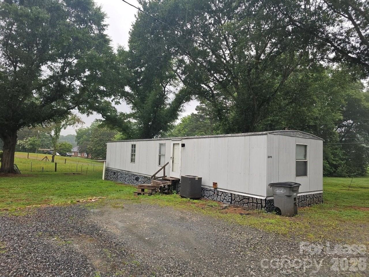 2390 Skyview Ln - Photo 2 of 15