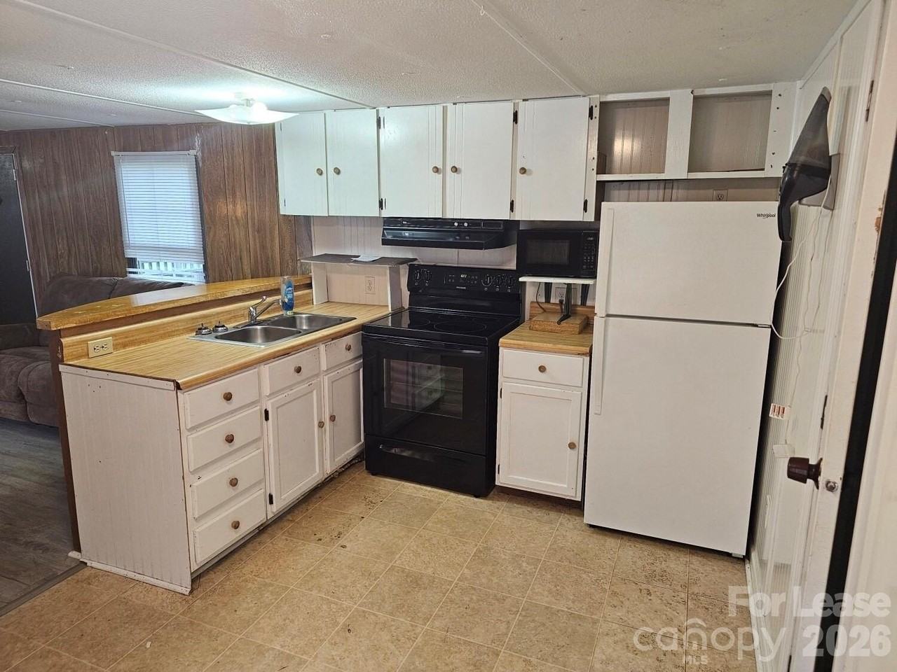 2390 Skyview Ln - Photo 7 of 15