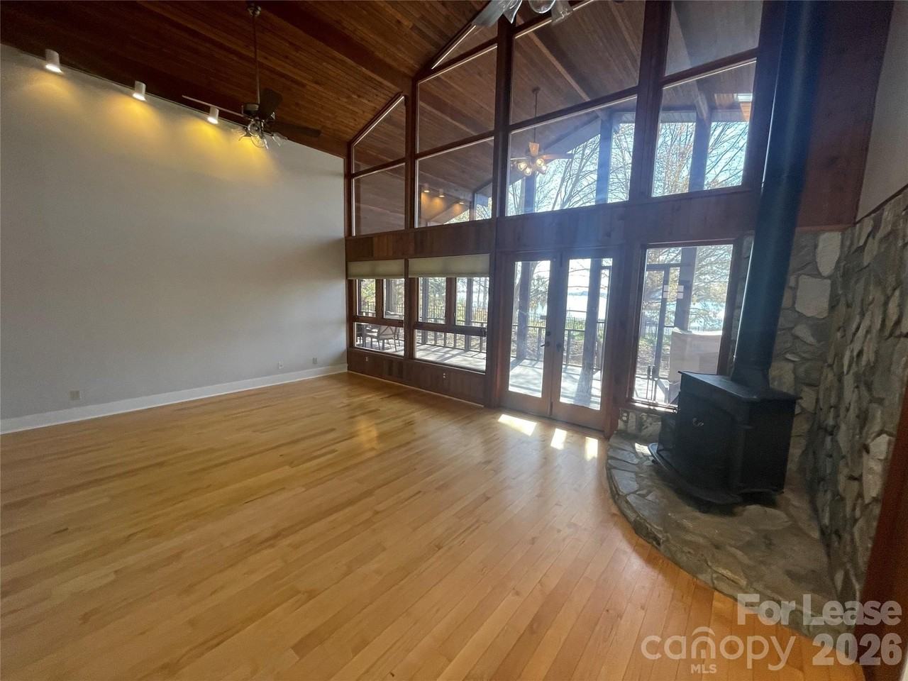 8788 Graham Rd - Photo 5 of 30