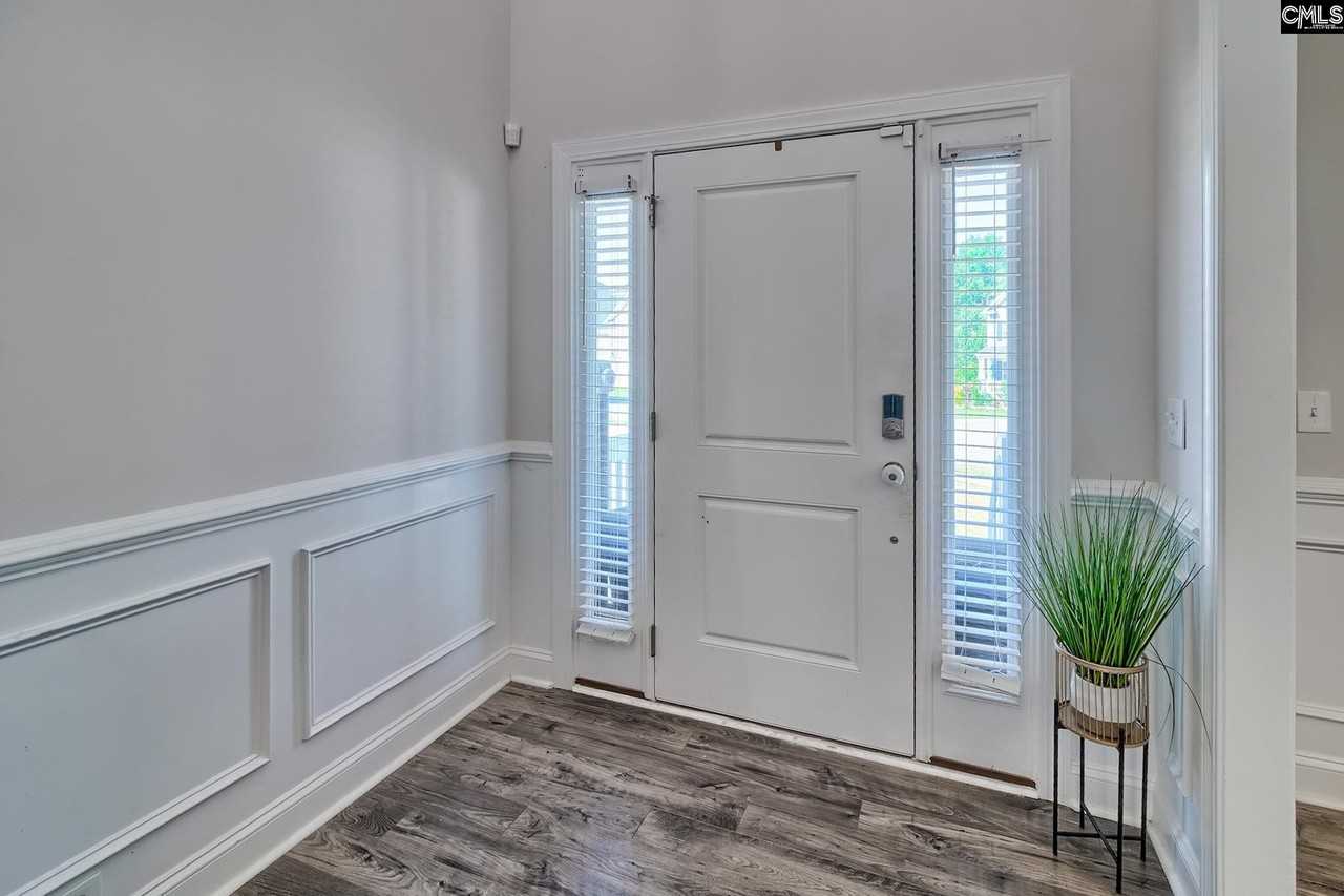 558 Mahonia Rd - Photo 4 of 50