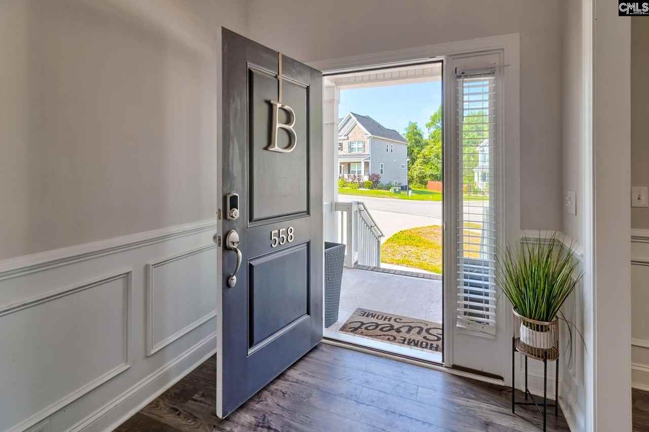 558 Mahonia Rd - Photo 5 of 50