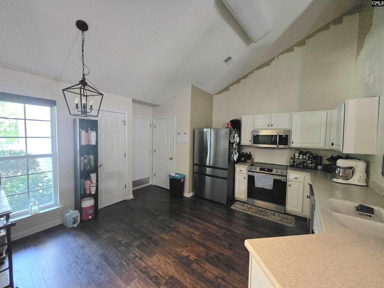 3 Beacon Ct - Photo 6 of 24